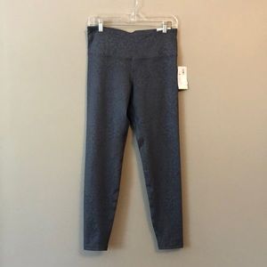 NWT - Gray leopard athletic leggings Old Navy sz L